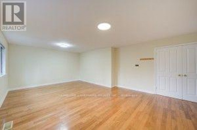 182 FINCH AVENUE E, Toronto (Newtonbrook East), Ontario, M2N4R9