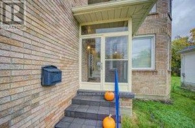 182 FINCH AVENUE E Toronto (Newtonbrook East) Ontario photo 2