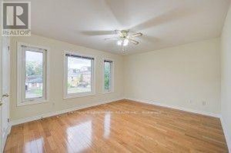 182 FINCH AVENUE E, Toronto (Newtonbrook East), Ontario, M2N4R9