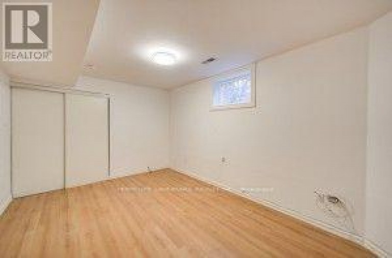 182 FINCH AVENUE E, Toronto (Newtonbrook East), Ontario, M2N4R9