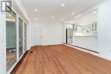 8 WATERFIELD DRIVE Toronto (Bendale) Ontario photo 12