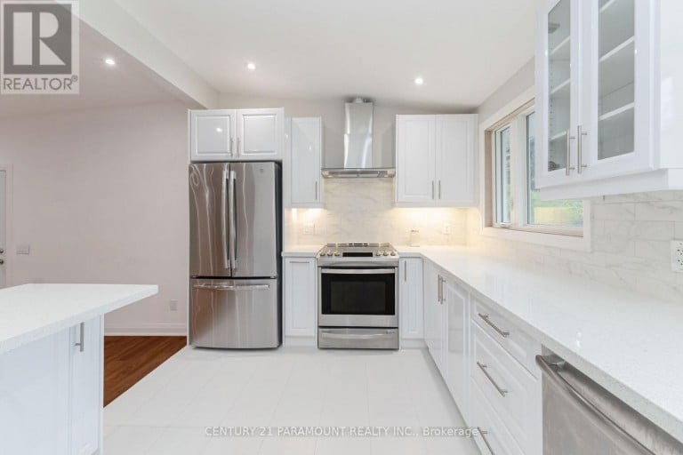 8 WATERFIELD DRIVE, Toronto (Bendale), Ontario, M1P3W5