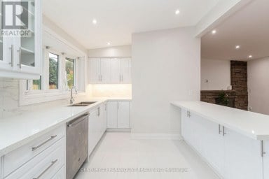 8 WATERFIELD DRIVE Toronto (Bendale) Ontario photo 15
