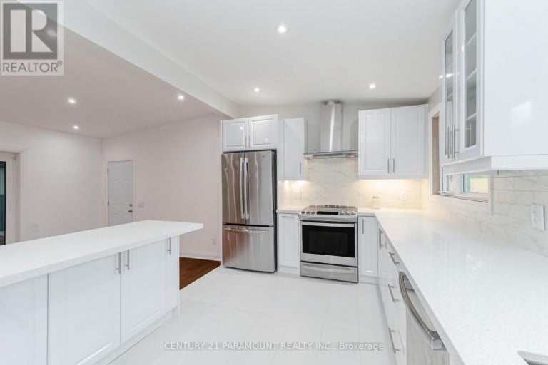 8 WATERFIELD DRIVE, Toronto (Bendale), Ontario, M1P3W5