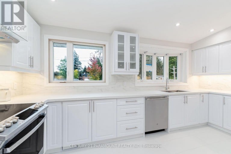 8 WATERFIELD DRIVE, Toronto (Bendale), Ontario, M1P3W5