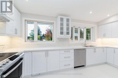 8 WATERFIELD DRIVE Toronto (Bendale) Ontario photo 17