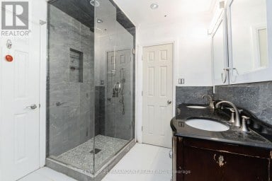 8 WATERFIELD DRIVE Toronto (Bendale) Ontario photo 27
