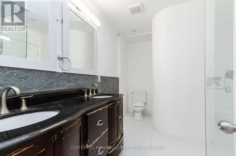 8 WATERFIELD DRIVE, Toronto (Bendale), Ontario, M1P3W5
