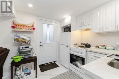 8 WATERFIELD DRIVE Toronto (Bendale) Ontario photo 32