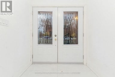 8 WATERFIELD DRIVE Toronto (Bendale) Ontario photo 6