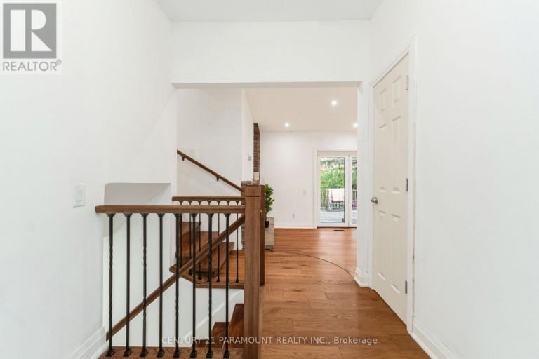 8 WATERFIELD DRIVE, Toronto (Bendale), Ontario, M1P3W5