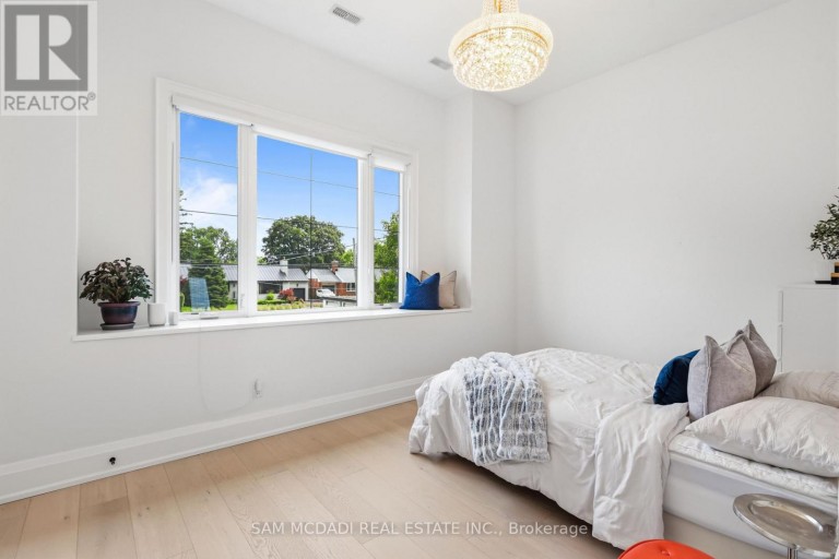 1750 LINCOLNSHIRE BOULEVARD, Mississauga (Lakeview), Ontario, L5E2S7