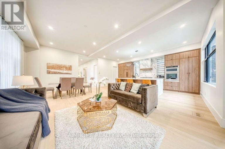 21 SHADBOLT COURT, Markham (Unionville), Ontario, L3R1X3