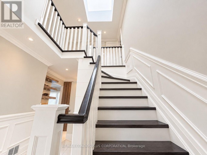 57 COLVIN CRESCENT, Vaughan (Brownridge), Ontario, L4J2N7