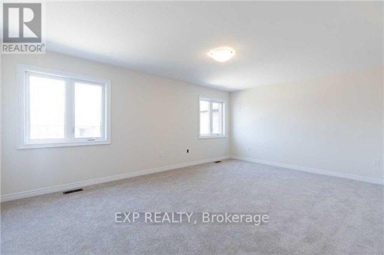 60 STARKWEATHER STREET, Aurora, Ontario, L4G0Z2