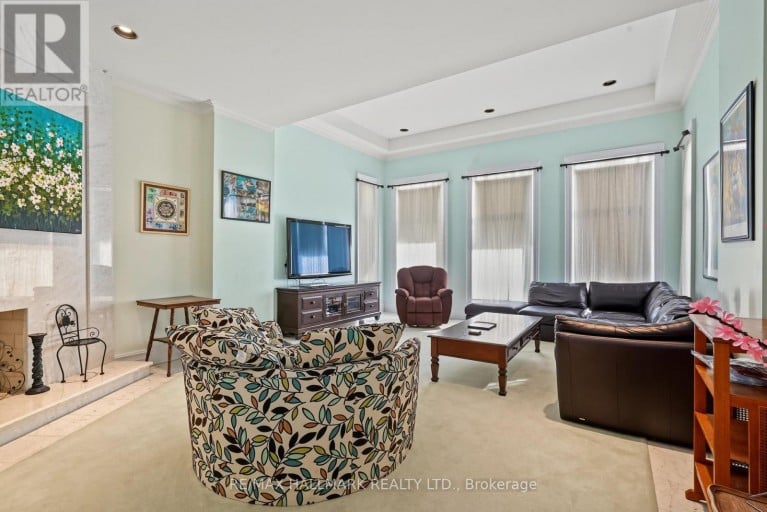 28 RENAISSANCE COURT W, Vaughan (Beverley Glen), Ontario, L4J7W4