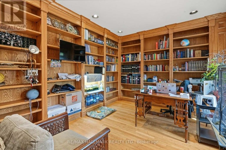 28 RENAISSANCE COURT W, Vaughan (Beverley Glen), Ontario, L4J7W4