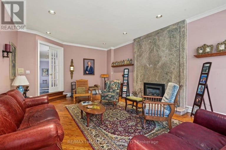 28 RENAISSANCE COURT W, Vaughan (Beverley Glen), Ontario, L4J7W4