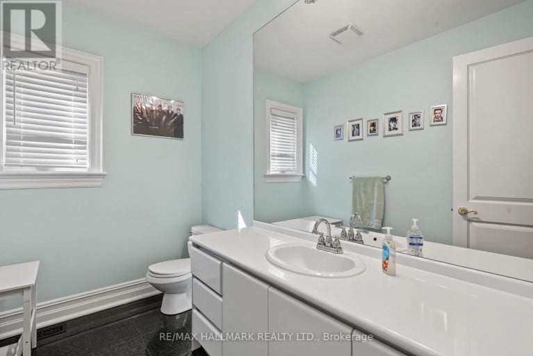 28 RENAISSANCE COURT W, Vaughan (Beverley Glen), Ontario, L4J7W4
