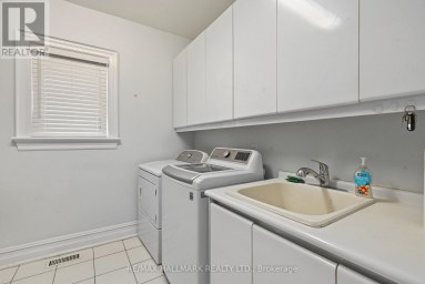 28 RENAISSANCE COURT W Vaughan (Beverley Glen) Ontario photo 15