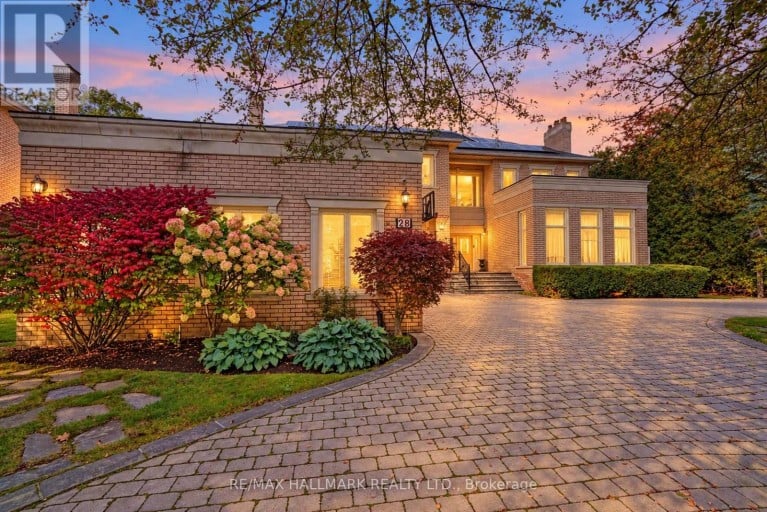 28 RENAISSANCE COURT W, Vaughan (Beverley Glen), Ontario, L4J7W4