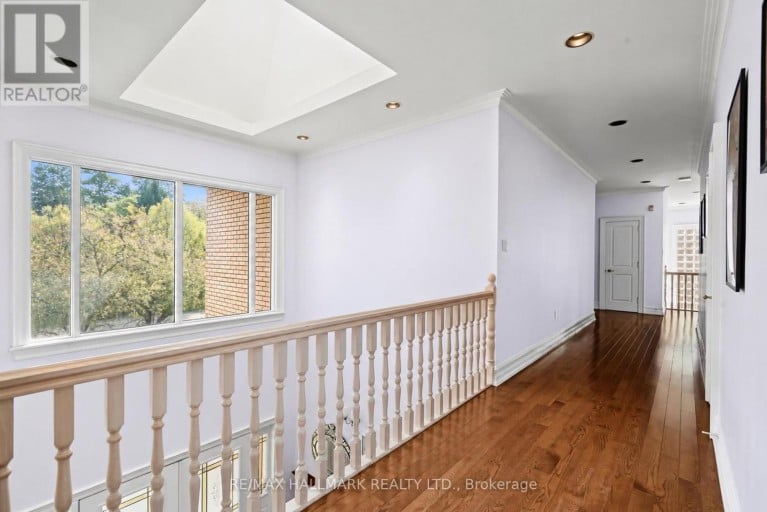 28 RENAISSANCE COURT W, Vaughan (Beverley Glen), Ontario, L4J7W4