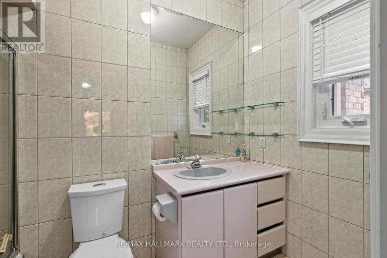 28 RENAISSANCE COURT W, Vaughan (Beverley Glen), Ontario, L4J7W4