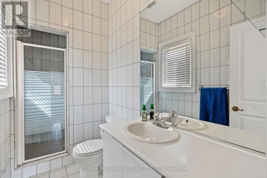28 RENAISSANCE COURT W Vaughan (Beverley Glen) Ontario photo 26