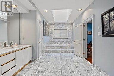 28 RENAISSANCE COURT W Vaughan (Beverley Glen) Ontario photo 31
