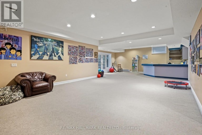 28 RENAISSANCE COURT W, Vaughan (Beverley Glen), Ontario, L4J7W4