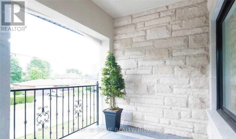 53 EAGLEWOOD BOULEVARD, Mississauga (Mineola), Ontario, L5G1V6