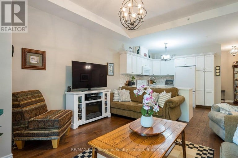 109 - 1 CHAMBERLAIN CRESCENT, Collingwood, Ontario, L9Y0X7
