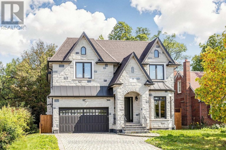 39 MOORE PARK AVENUE, Toronto (Newtonbrook West), Ontario, M2M1M8