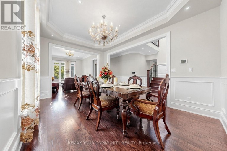 39 MOORE PARK AVENUE, Toronto (Newtonbrook West), Ontario, M2M1M8
