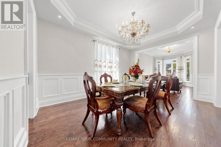 39 MOORE PARK AVENUE, Toronto (Newtonbrook West), Ontario, M2M1M8