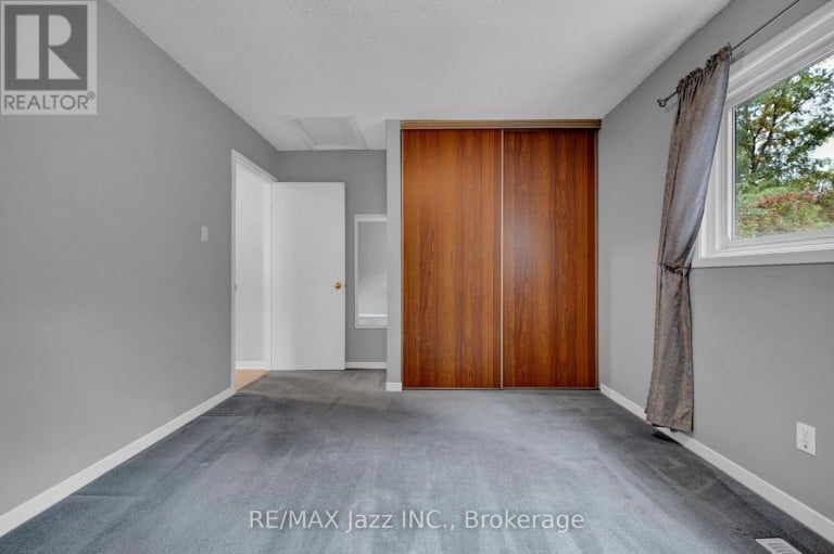 292 LIMERICK STREET, Oshawa (Vanier), Ontario, L1J6K9