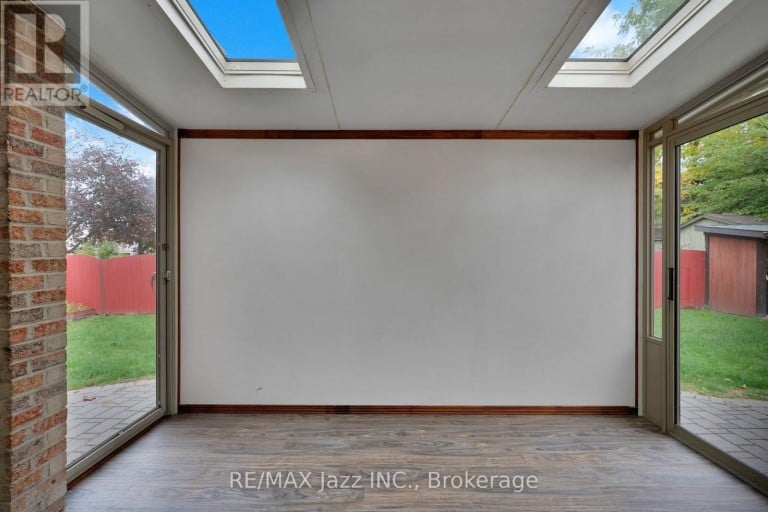 292 LIMERICK STREET, Oshawa (Vanier), Ontario, L1J6K9