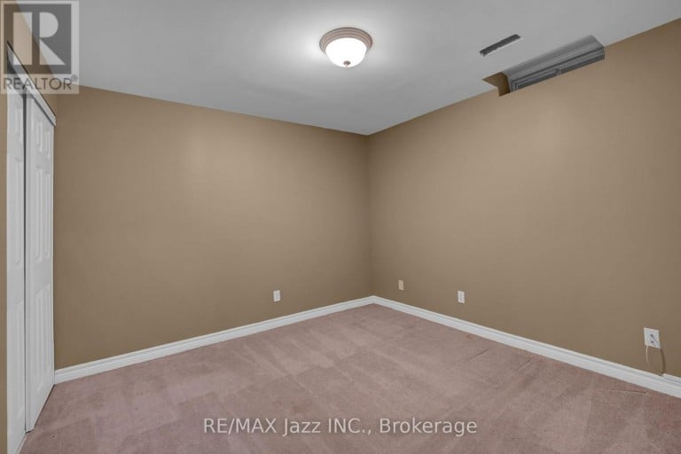 292 LIMERICK STREET, Oshawa (Vanier), Ontario, L1J6K9