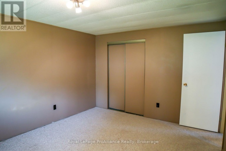 401 - 4 DOVE LANE, Quinte West (Trenton Ward), Ontario, K8N4Z3