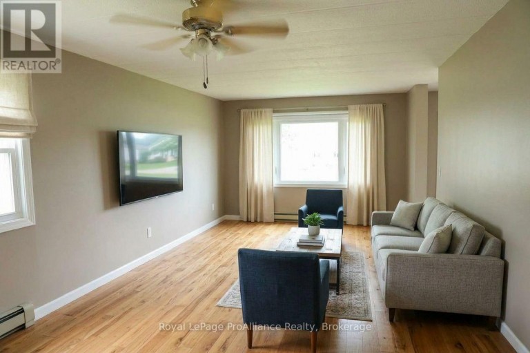 401 - 4 DOVE LANE, Quinte West (Trenton Ward), Ontario, K8N4Z3