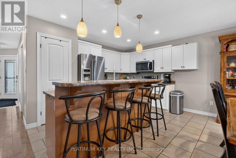 277 THORNE DRIVE, Strathroy-Caradoc (NE), Ontario, N7G4C9