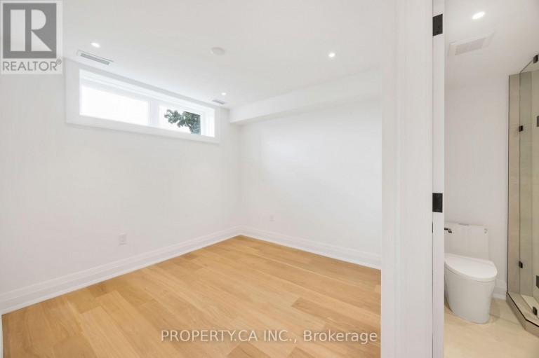 10 GRANGEMILL CRESCENT, Toronto (Banbury-Don Mills), Ontario, M3B2J2
