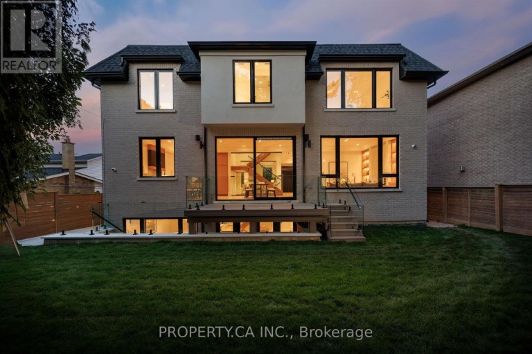 10 GRANGEMILL CRESCENT, Toronto (Banbury-Don Mills), Ontario, M3B2J2