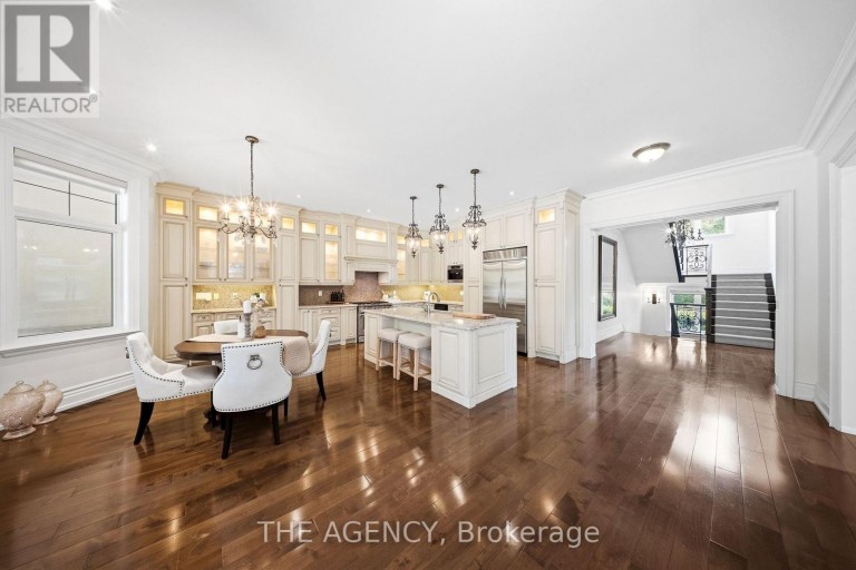 1098 LAKESHORE ROAD W, Oakville (SW Southwest), Ontario, L6L1E9