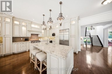 1098 LAKESHORE ROAD W Oakville (SW Southwest) Ontario photo 13