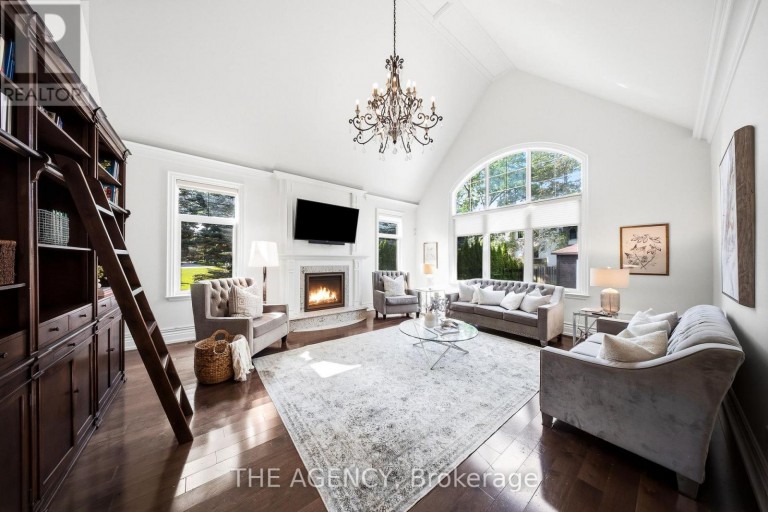1098 LAKESHORE ROAD W, Oakville (SW Southwest), Ontario, L6L1E9