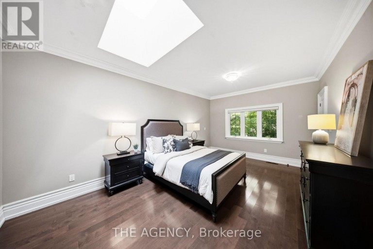 1098 LAKESHORE ROAD W, Oakville (SW Southwest), Ontario, L6L1E9