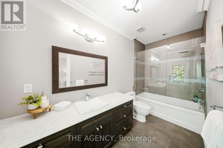 1098 LAKESHORE ROAD W, Oakville (SW Southwest), Ontario, L6L1E9