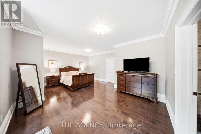 1098 LAKESHORE ROAD W, Oakville (SW Southwest), Ontario, L6L1E9