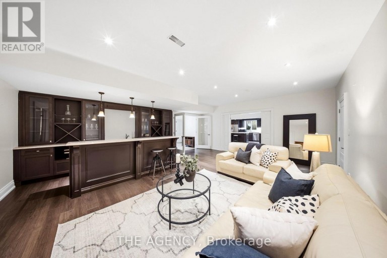 1098 LAKESHORE ROAD W, Oakville (SW Southwest), Ontario, L6L1E9